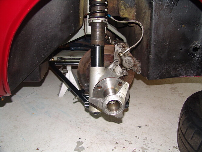 26R-rearsusp.jpg