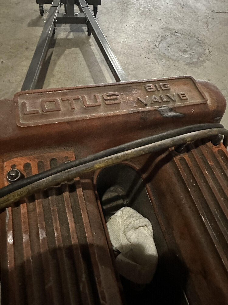 Dry-sump engine components