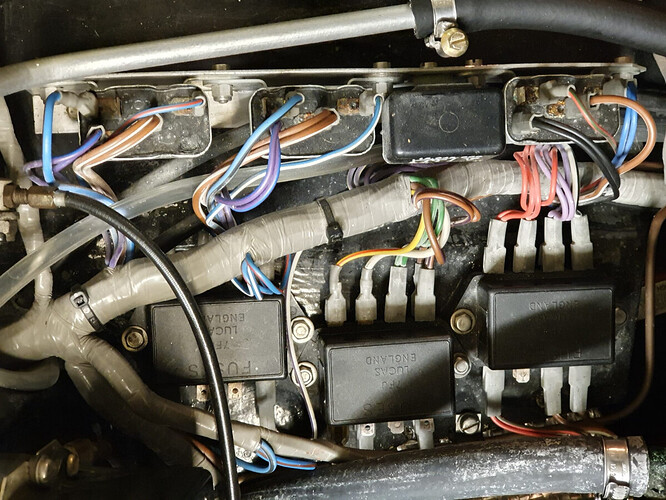 Fuses and relays 2.jpg