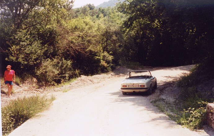 Dirt road.01.jpg