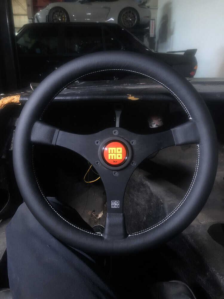 Roller wheels fitted to the shell